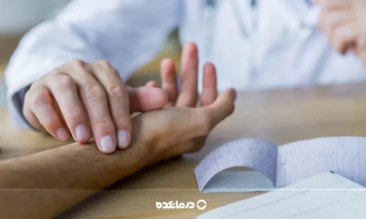 نحوه گرفتن نبض؛ آموزش اندازهگیری + تفسیر نبض در ۵ نقطه بدن